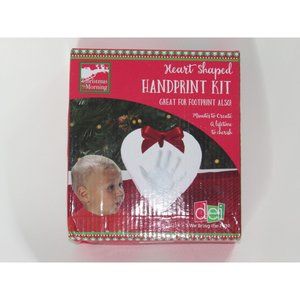 Christmas Morning Heart Shaped Handprint Kit